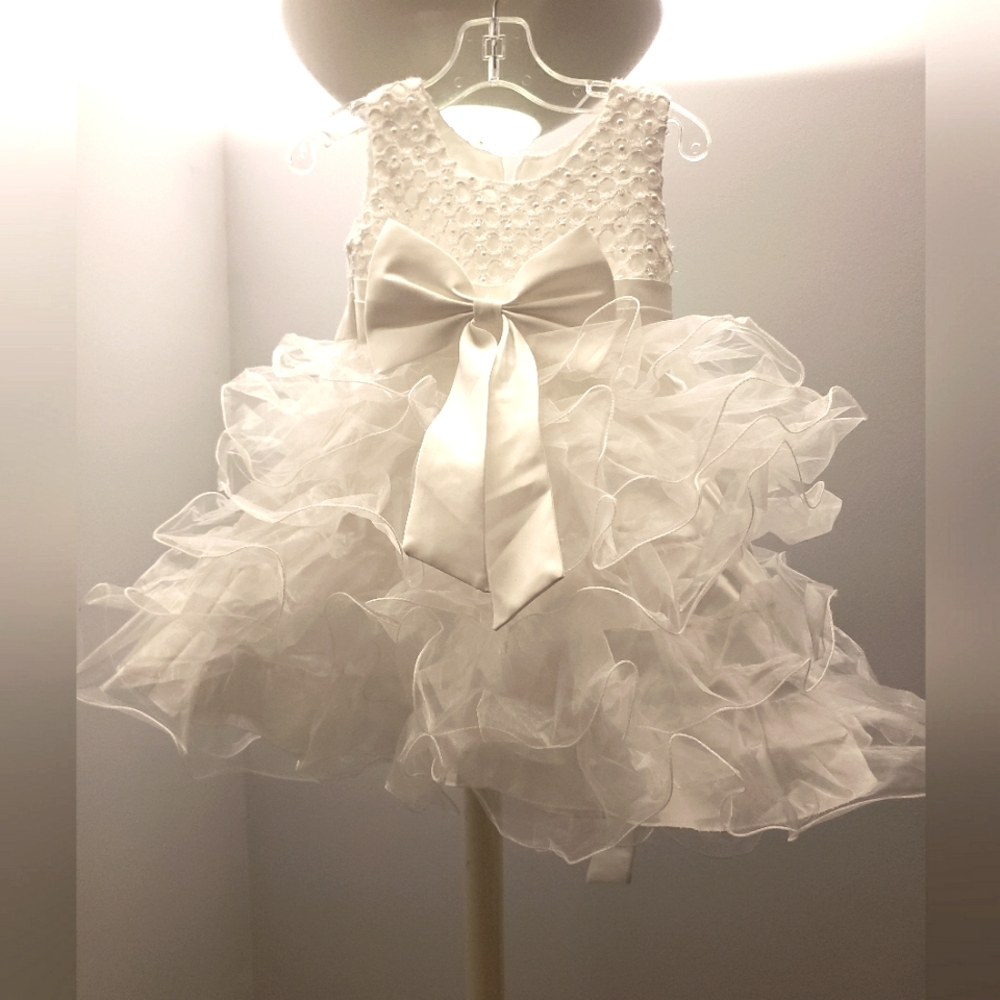 Gorgeous Little Girls Formal White Dress Sz-5